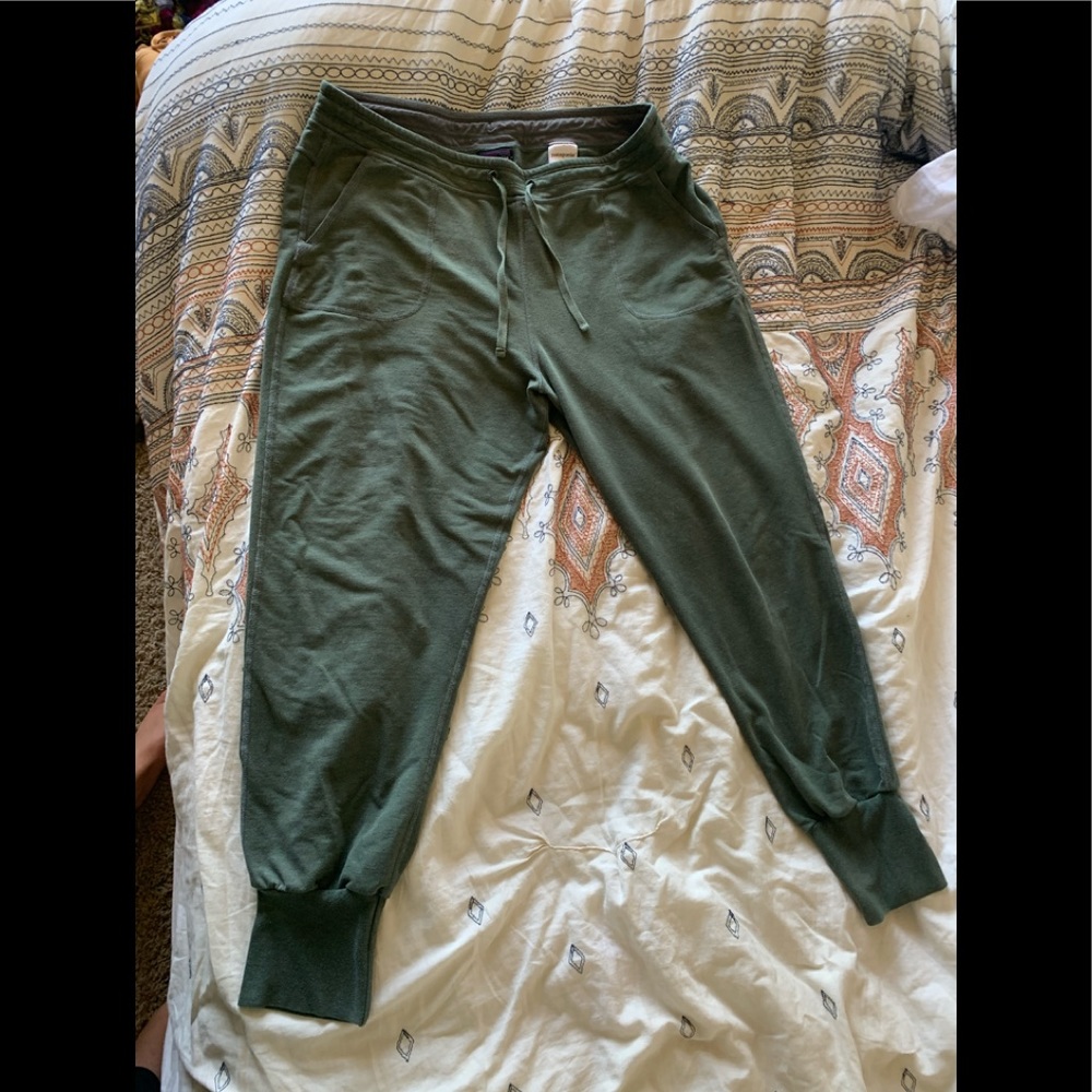 Women’s Patagonia pants